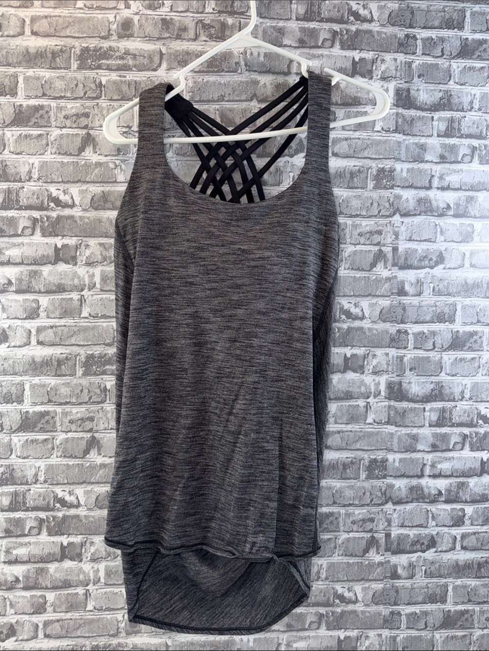 Women's Lululemon Gray Strappy Back Active Tank Top